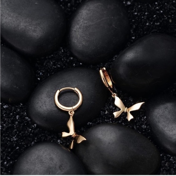 GOLD 14k Gold Plated Bow Huggie Hoop Earrings - Picture 3 of 3